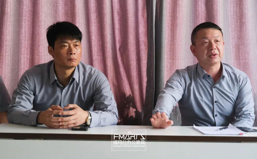 副總經理周冠森先生（左）, 總經理鄧青朋先生（右）